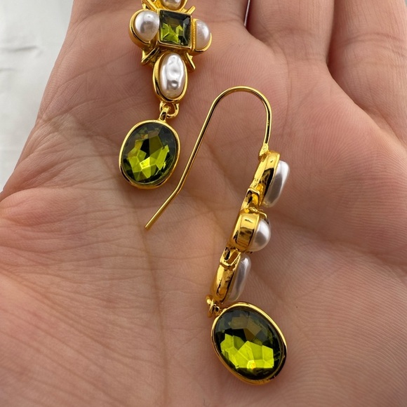 Anthro Asymmetric Green Crystal & Pearl Earrings – Gold Artistic Dangle Design - Picture 8 of 9